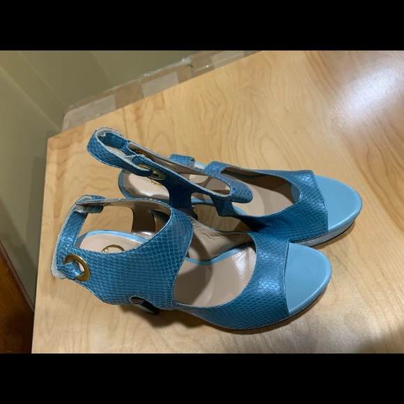 Blue Velcro Strap Heels (Pumps) - OYSBY London EUR Size 37 US Size 6.5 (NWOT) - Picture 7 of 16